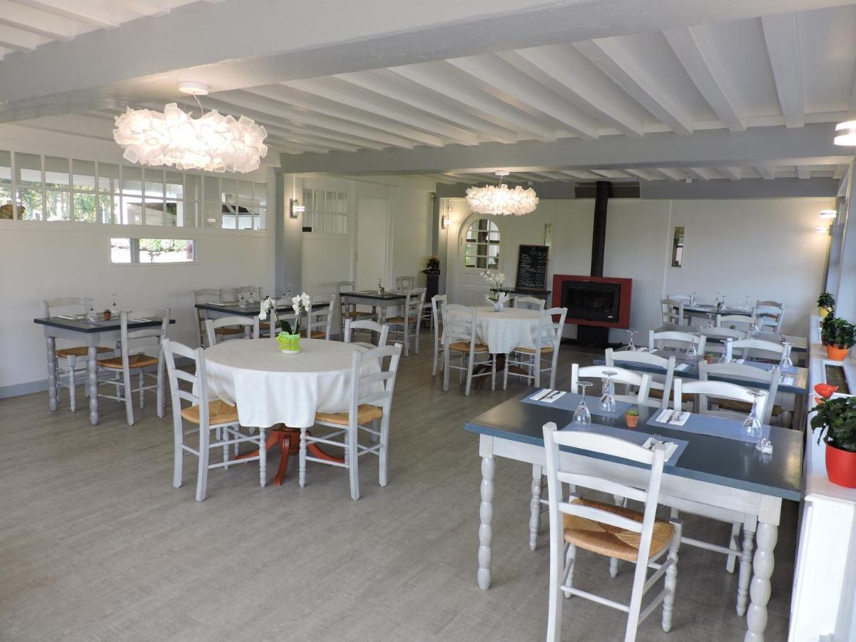 Auberge De La Roque La Roquette Exteriör bild